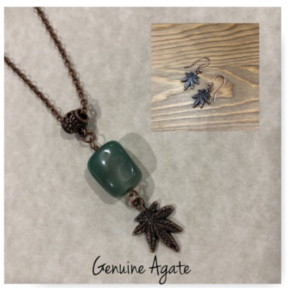 Genuine Agate crystal with Mary Jane charm/matching earrings